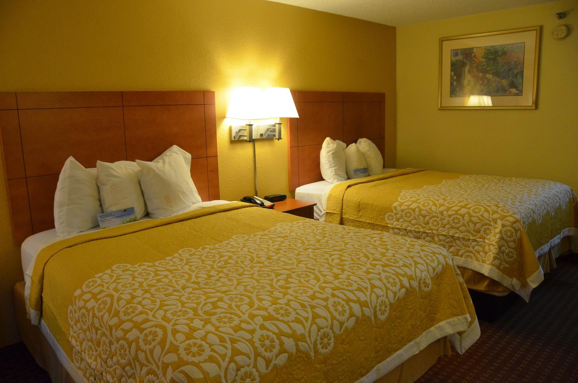 Days By Wyndham Airport East Hotel